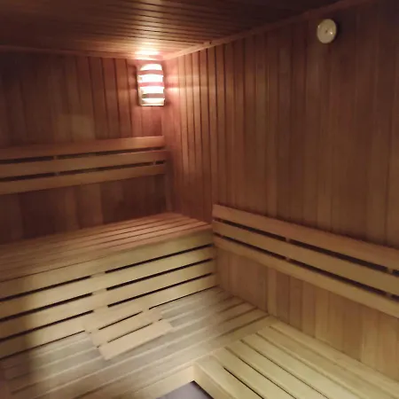 Bialy Mis Sauna & Jacuzzi Apartmán *
